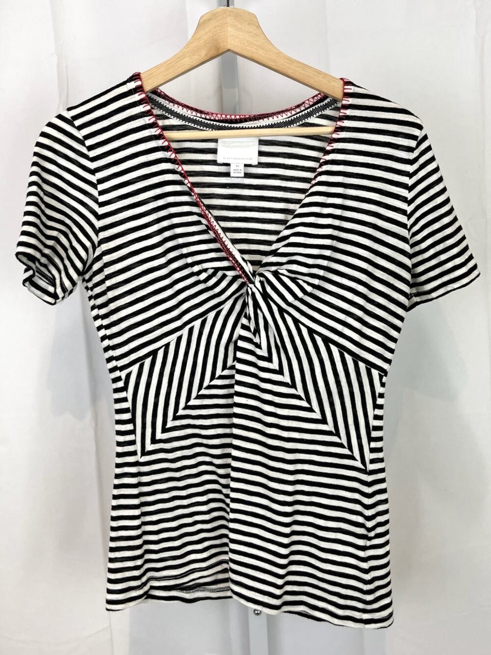 ETT TWA ANTHROPOLOGIE Size XS Twist Front Top Short Sleeve Stripe Black White